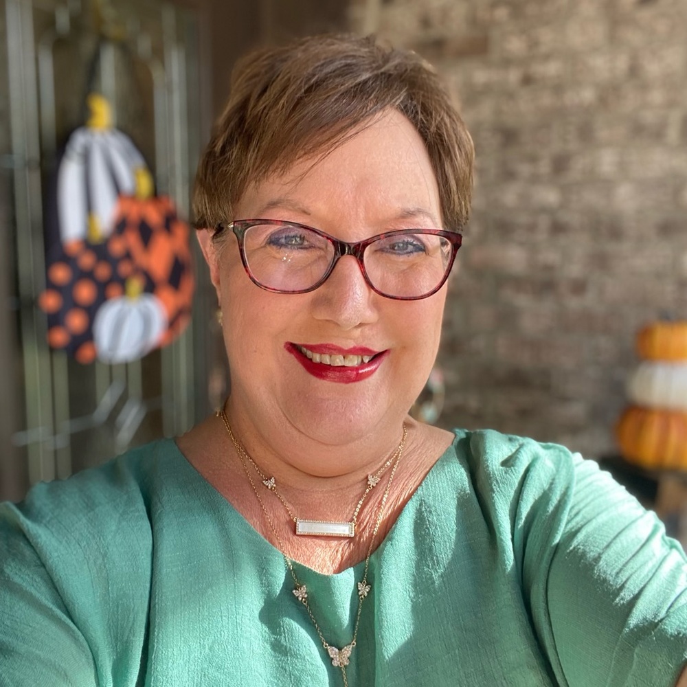 Meet your Posher, Lisa